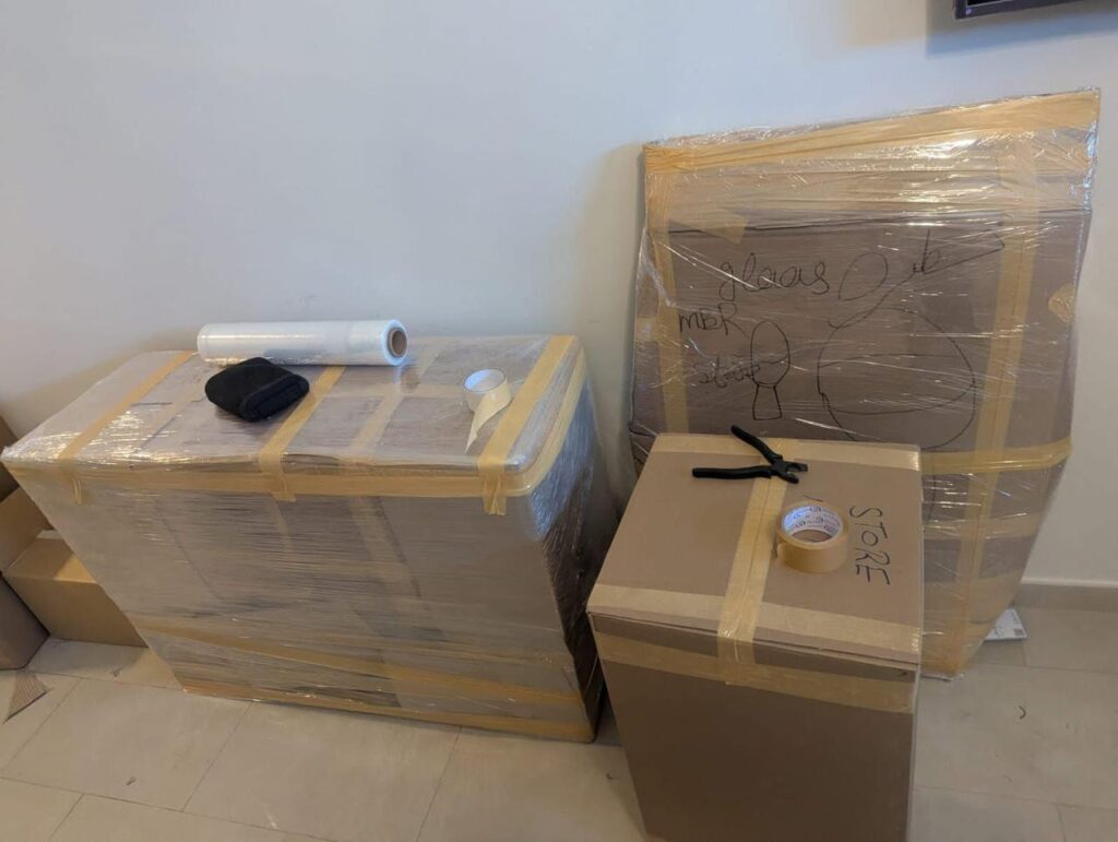 كيف تختار أفضل شركة نقل اثاث في دبي؟ دليل شامل + اسعار نقل الاثاث دبي 2 خدمات نقل الاثاث
